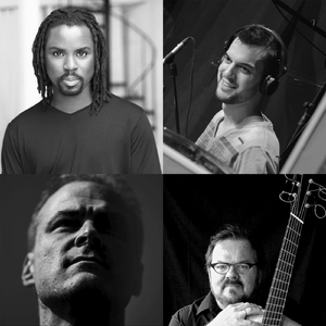 极品老师㧒开粉嫩小泬18p
